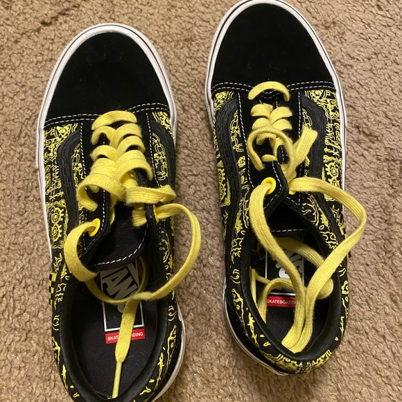 SpongeBob Vans size 6 - Picture 2 of 3